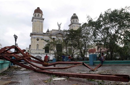 hurricane sandy Cuba 24 b
