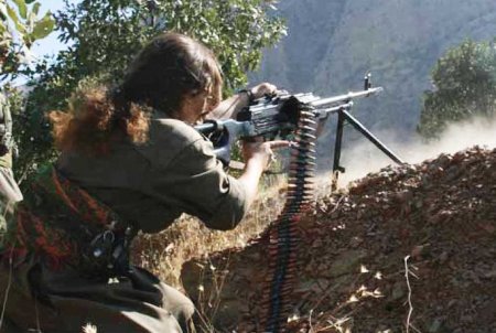 Kurdish woman fighter 16