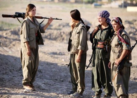 Kurdish women fighters 15
